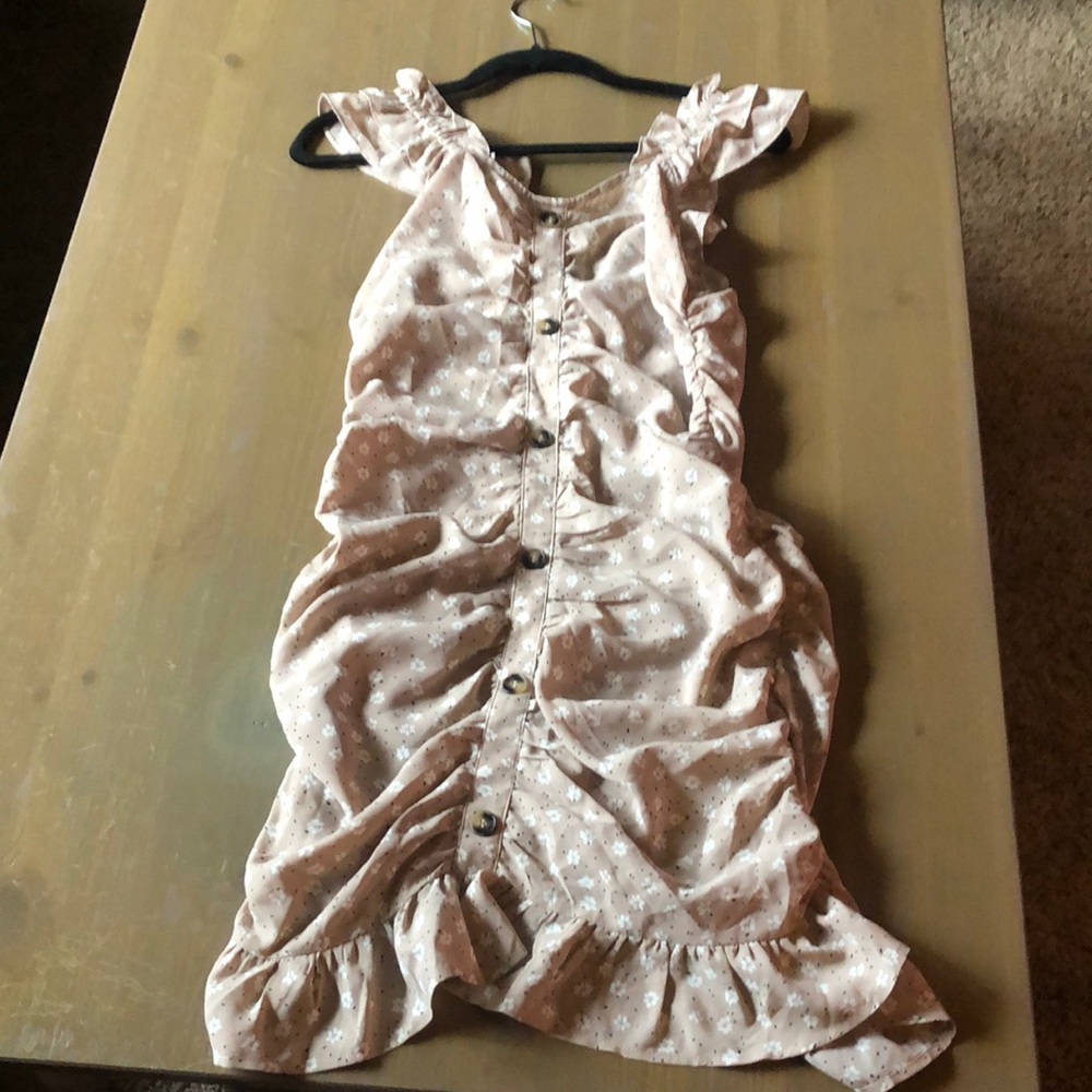 Scrunch nude dress with button detail